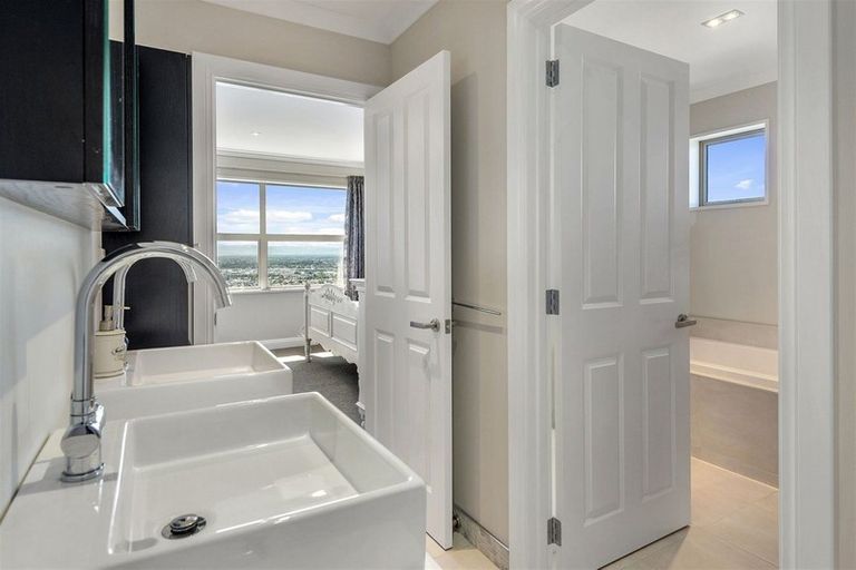 Photo of property in 3 Roystone Way, Huntsbury, Christchurch, 8022