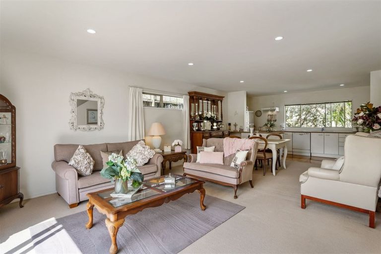 Photo of property in Lakeview Terrace, 1/14 Ambrico Place, New Lynn, Auckland, 0600