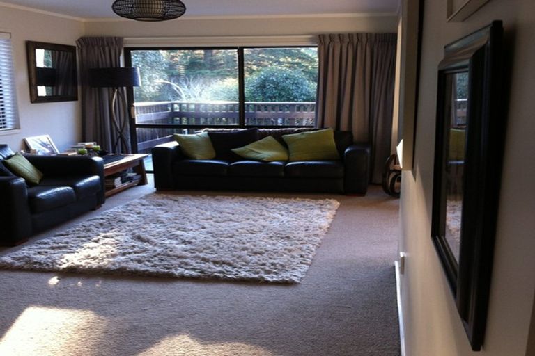 Photo of property in 33 Ngaio Gorge Road, Ngaio, Wellington, 6035