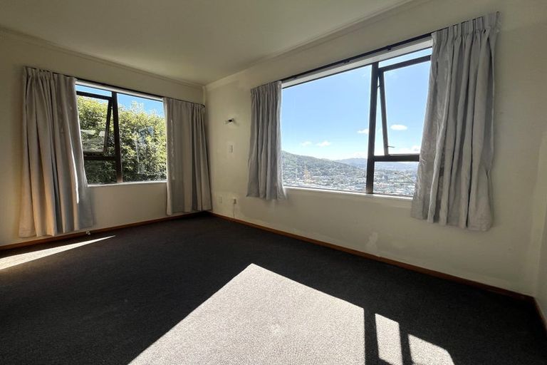 Photo of property in 8 Fillbridge Way, Karori, Wellington, 6012