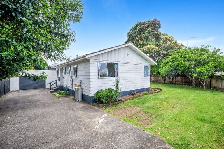Photo of property in 1 Gibbons Road, Weymouth, Auckland, 2103