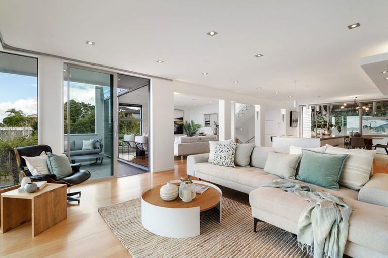 Photo of property in 49 Parr Terrace, Castor Bay, Auckland, 0620