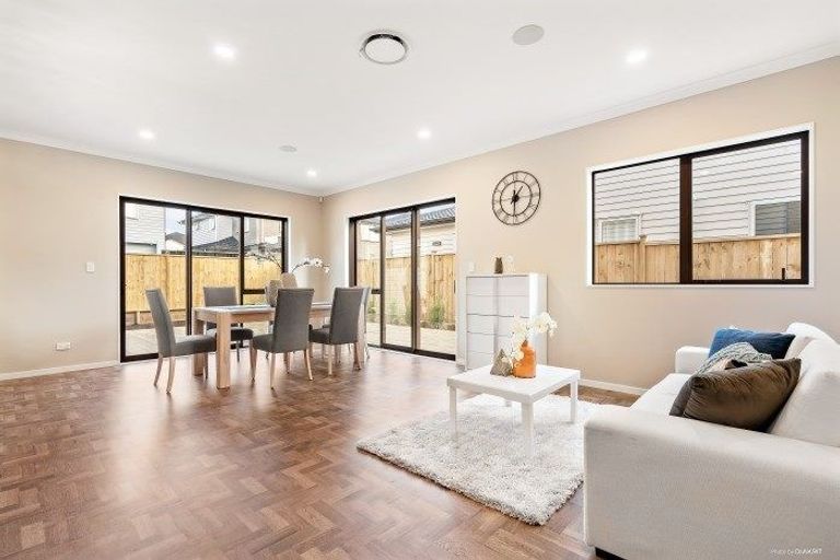 Photo of property in 10 Hinoki Way, Flat Bush, Auckland, 2019
