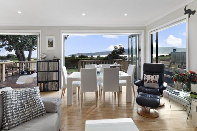 Photo of property in 55 Marine Parade, Paraparaumu Beach, Paraparaumu, 5032