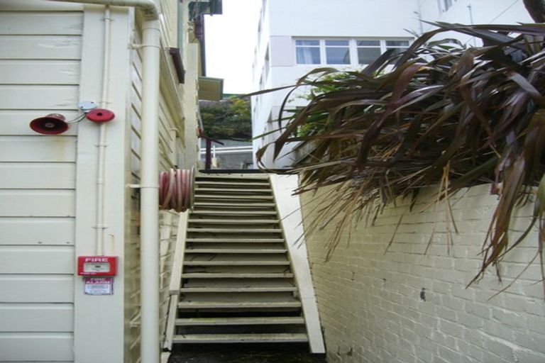 Photo of property in 4 Hawker Street, Mount Victoria, Wellington, 6011