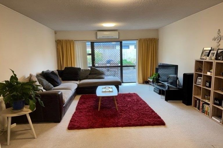 Photo of property in 2/13 Citation Way, Botany Downs, Auckland, 2010