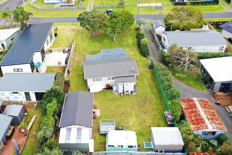 Photo of property in 224 Tui Road, Whangamata, 3620