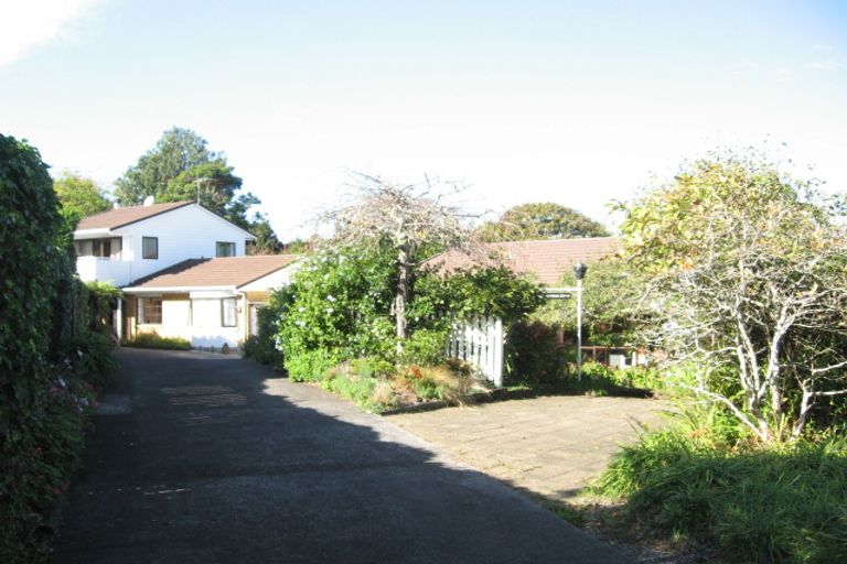 Photo of property in 1/15 Micawber Place, Mellons Bay, Auckland, 2014