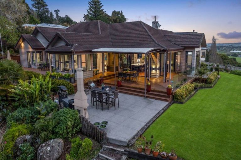 Photo of property in 39 Harry Dreadon Road, Opaheke, Papakura, 2584