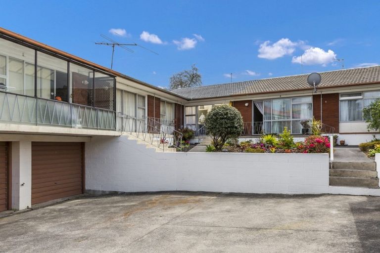 Photo of property in 5/1 Ribblesdale Road, Henderson, Auckland, 0612