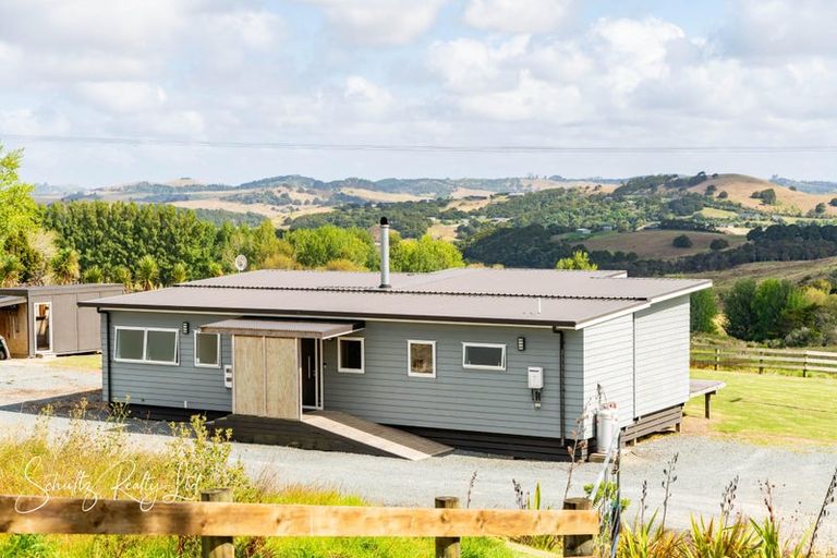 Photo of property in 918 Oneriri Road, Kaiwaka, 0573