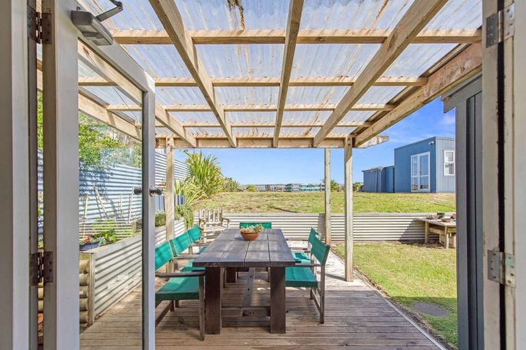 Photo of property in 35 Coleman Avenue, Waverley, 4591