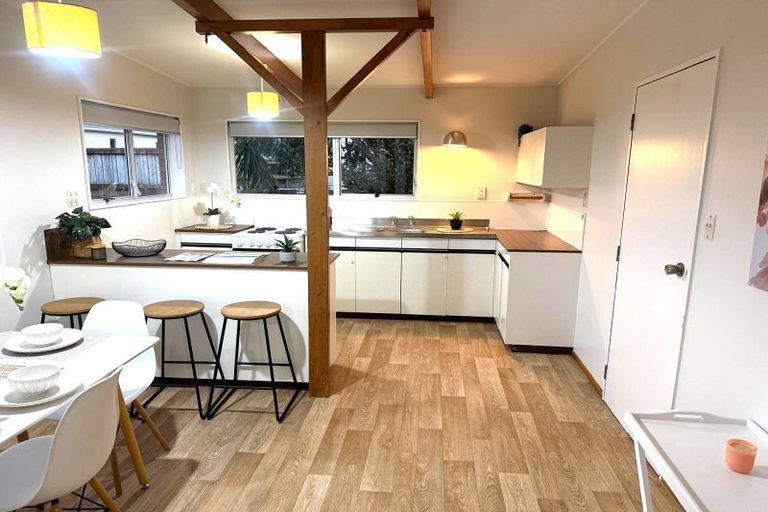 Photo of property in 2/35a Rangatira Road, Beach Haven, Auckland, 0626