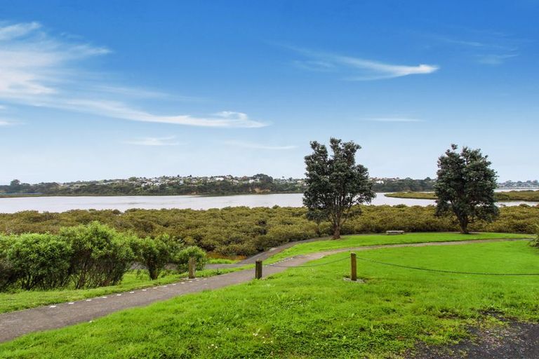 Photo of property in 805 Te Atatu Road, Te Atatu Peninsula, Auckland, 0610
