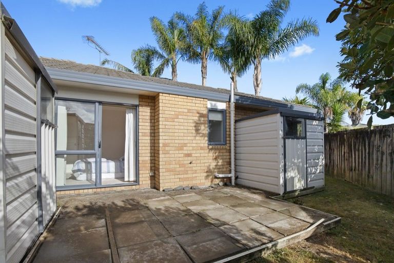 Photo of property in 16 Ranch Place, Pukekohe, 2120