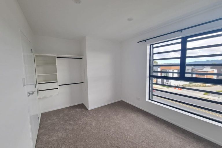 Photo of property in 6/233 Great North Road, Henderson, Auckland, 0612