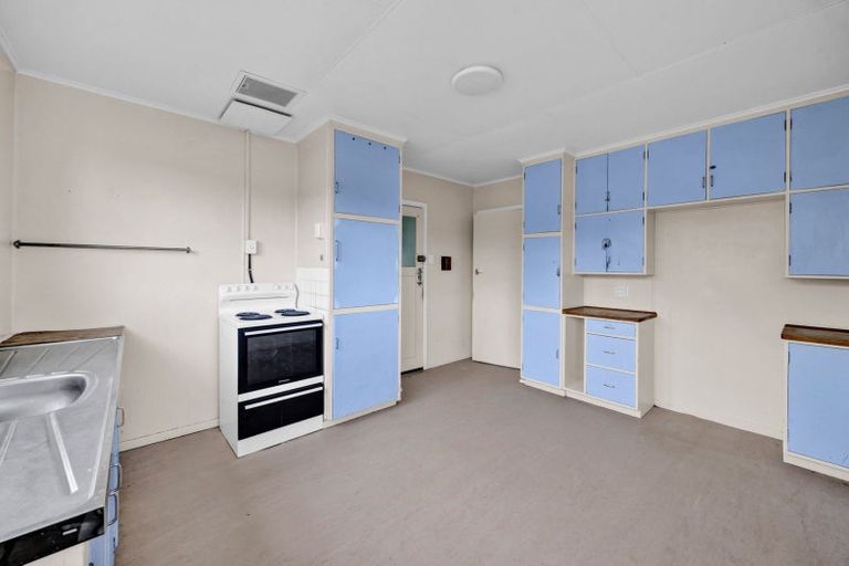 Photo of property in 12 Grenville Street, Marfell, New Plymouth, 4310