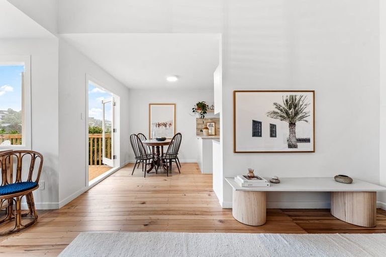 Photo of property in 24 Jean Place, Stanmore Bay, Whangaparaoa, 0932