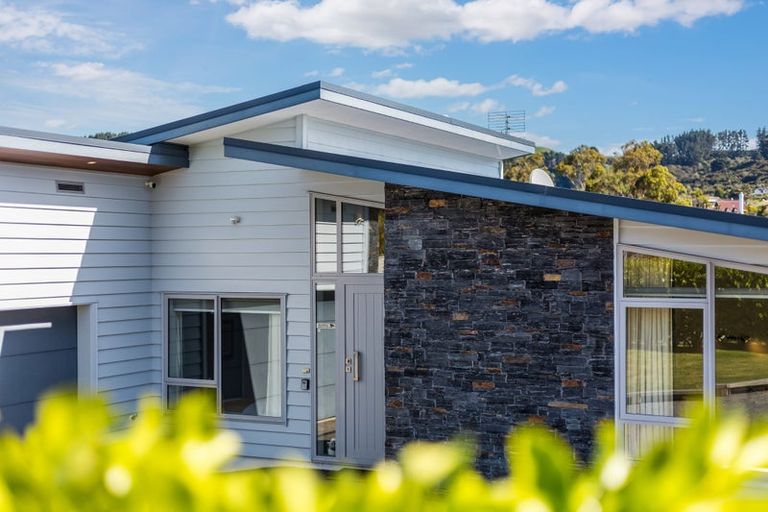 Photo of property in 27 Flotilla Place, Whitby, Porirua, 5024