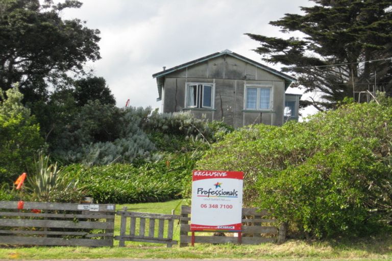 Photo of property in 60 Karaka Street, Castlecliff, Wanganui, 4501