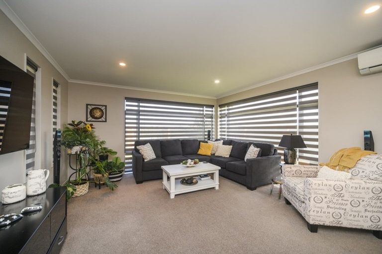 Photo of property in 78 Geneva Terrace, Kelvin Grove, Palmerston North, 4414