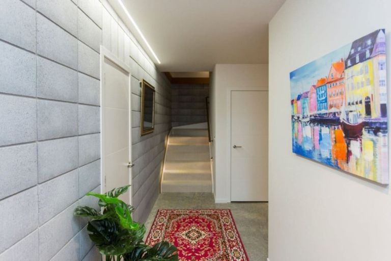 Photo of property in 197a Devon Street West, New Plymouth, 4310