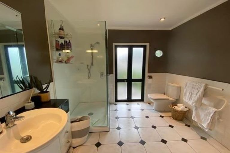 Photo of property in 28a Clovelly Road, Bucklands Beach, Auckland, 2012