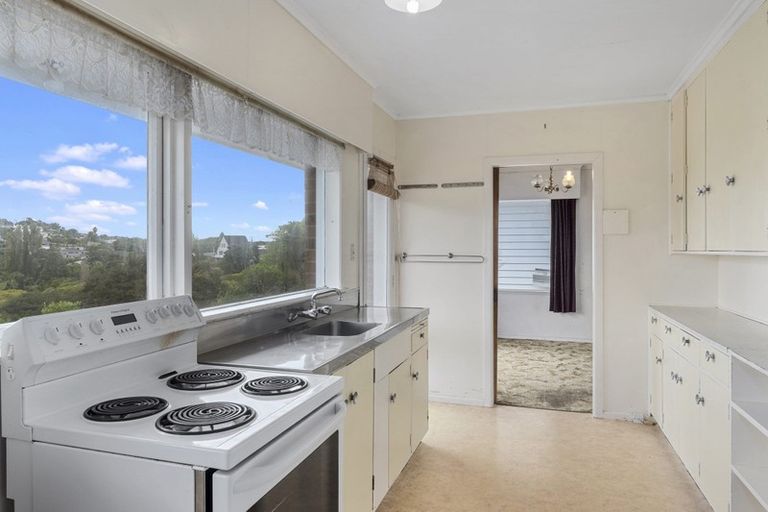 Photo of property in 100 Sylvan Avenue, Northcote, Auckland, 0627