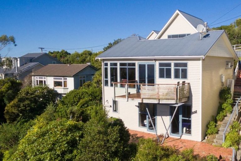 Photo of property in 46 Apuka Street, Brooklyn, Wellington, 6021