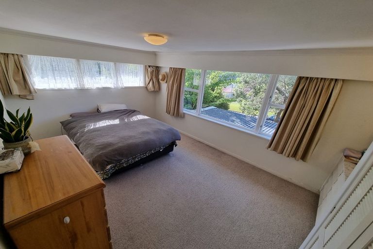 Photo of property in 32 Allen Terrace, Tawa, Wellington, 5028