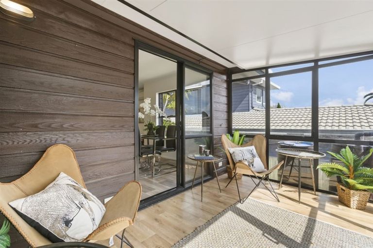 Photo of property in 98 Caribbean Drive, Unsworth Heights, Auckland, 0632