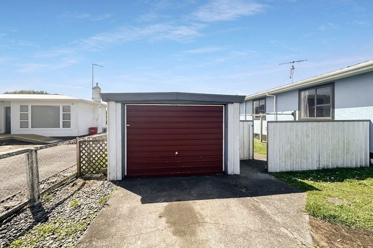 Photo of property in 64 Puriri Street, Gonville, Whanganui, 4501
