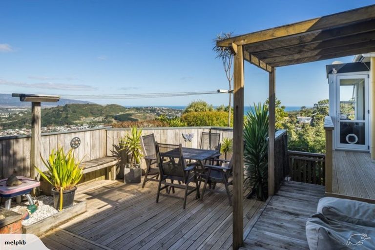 Photo of property in 71 Mills Road, Brooklyn, Wellington, 6021