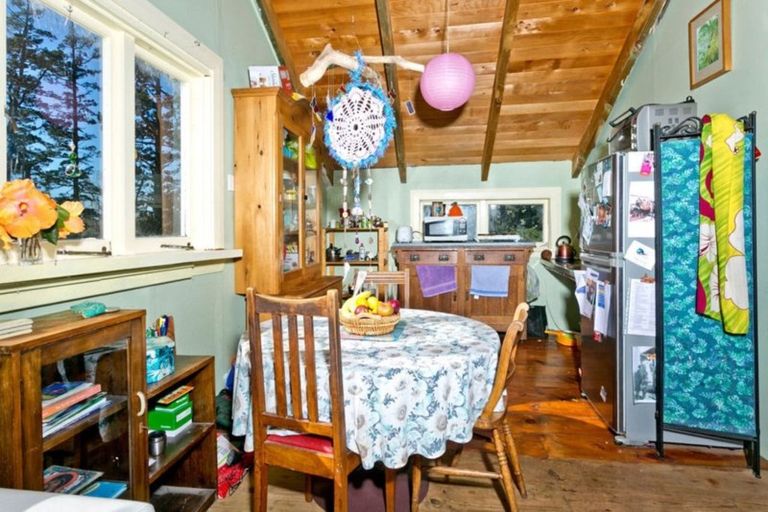 Photo of property in 183 Rautawhiri Road, Helensville, 0875