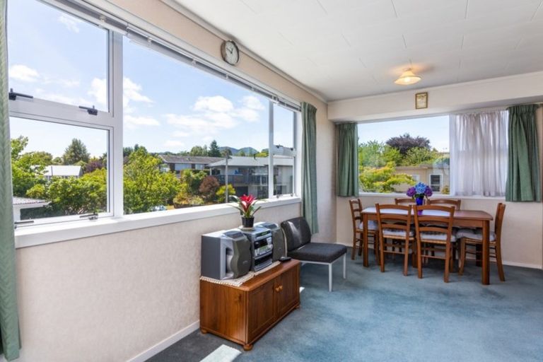 Photo of property in 20 Regents Grove, Richmond Heights, Taupo, 3330