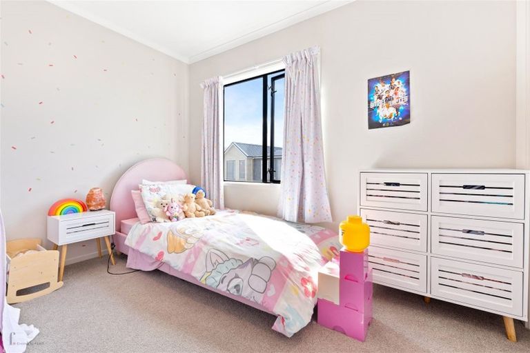 Photo of property in 4 Peihana Road, Hobsonville, Auckland, 0616