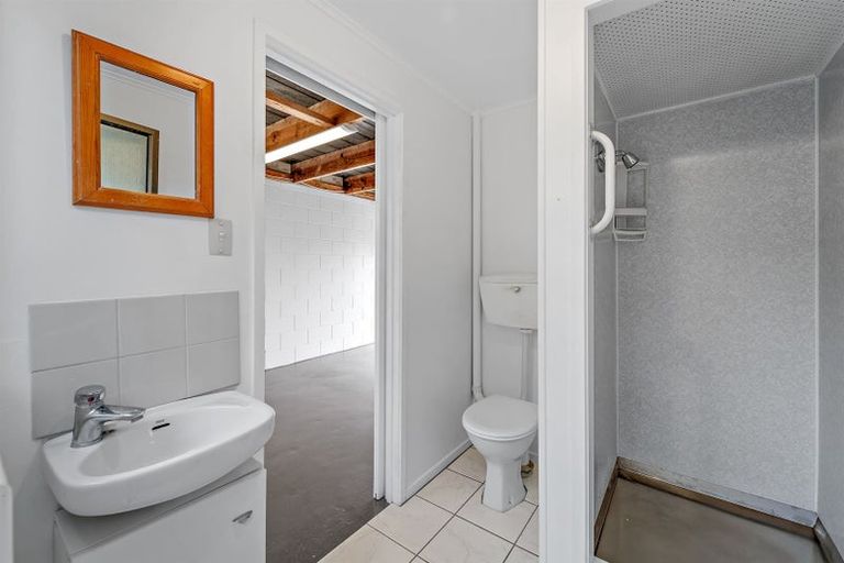 Photo of property in 1/31 Cliff Road, Torbay, Auckland, 0630