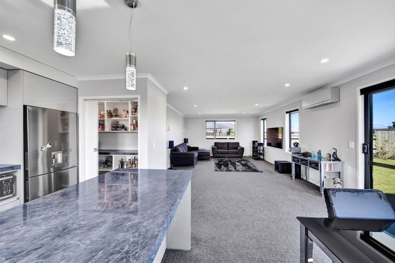 Photo of property in 5 Papawhero Drive, Bell Block, New Plymouth, 4312