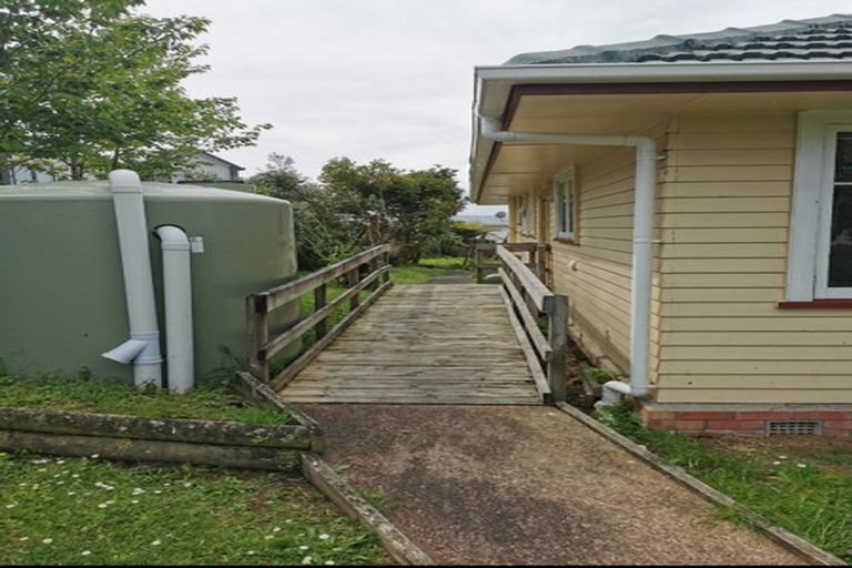 Photo of property in 7 Beaufield Lane, Te Atatu Peninsula, Auckland, 0610