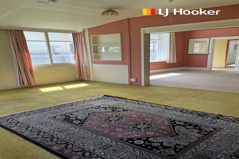 Photo of property in 74 Hargest Crescent, Saint Clair, Dunedin, 9012