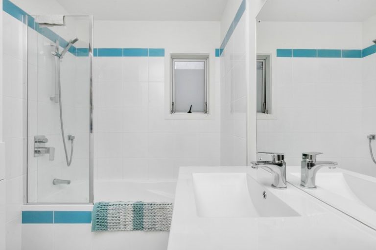 Photo of property in 1/8 Wattle Road, Sunnyvale, Auckland, 0612