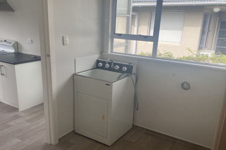 Photo of property in 42 Awanui Street, Merrilands, New Plymouth, 4312