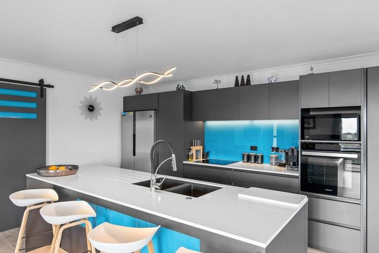 Photo of property in 4 Pine Ridge Terrace, Waikanae Beach, Waikanae, 5036