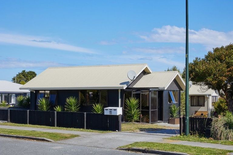 Photo of property in 37a Kotare Place, South Bay, Kaikoura, 7300