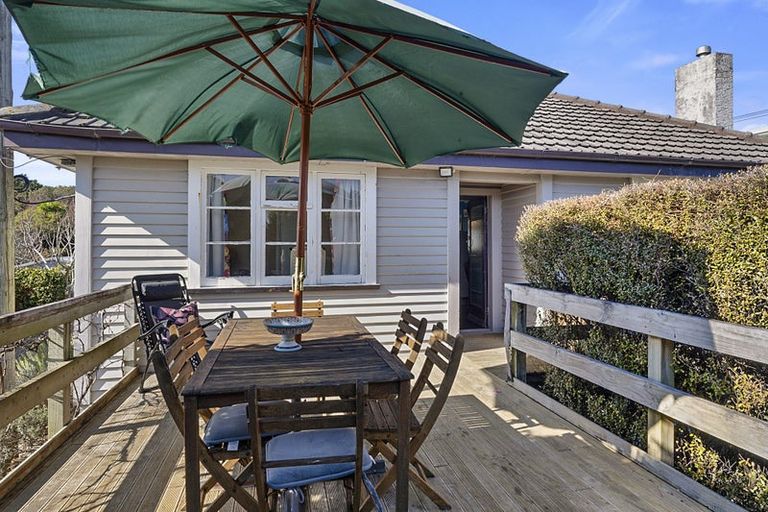 Photo of property in 95 Pioneer Road, Moturoa, New Plymouth, 4310