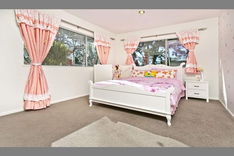 Photo of property in 67a Rosedale Road, Pinehill, Auckland, 0632