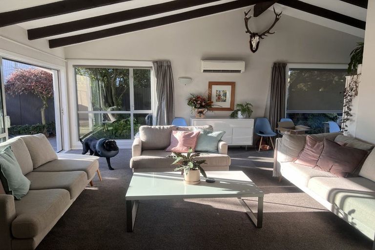 Photo of property in 5 Beaumaris Place, Sockburn, Christchurch, 8042