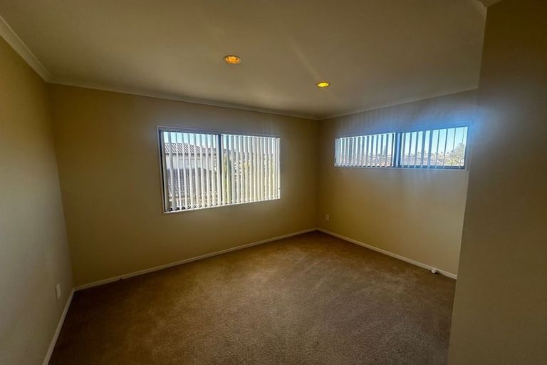 Photo of property in 14 Shankill Place, East Tamaki, Auckland, 2013