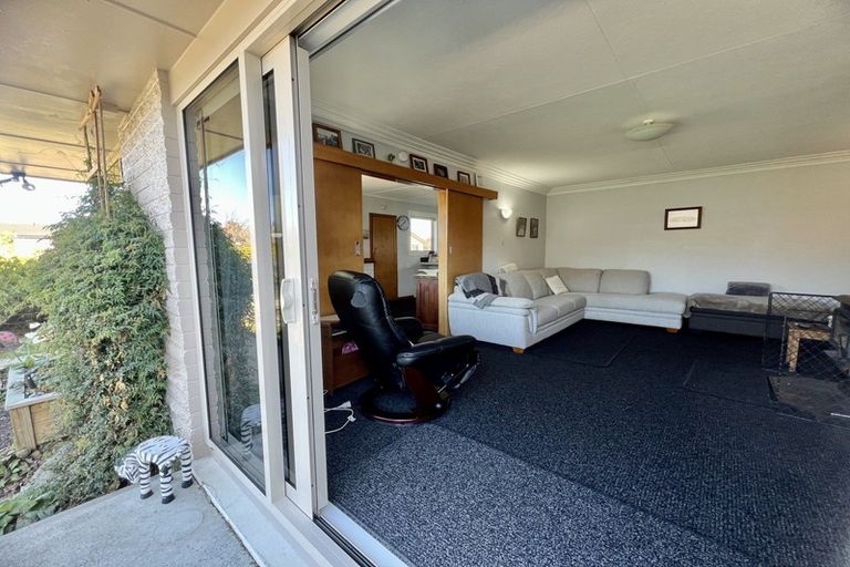 Photo of property in 28 Pine Crescent, Hargest, Invercargill, 9810