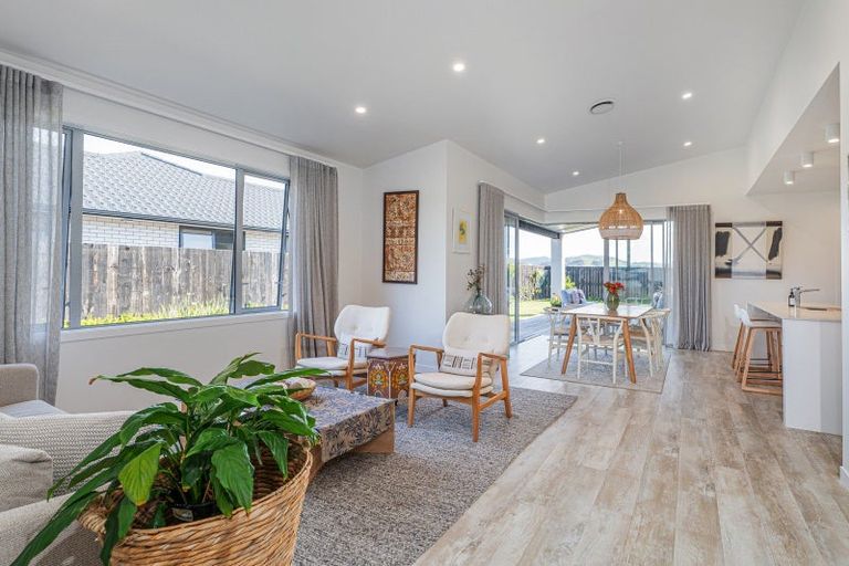 Photo of property in 7 Awatea Drive, Whitianga, 3510